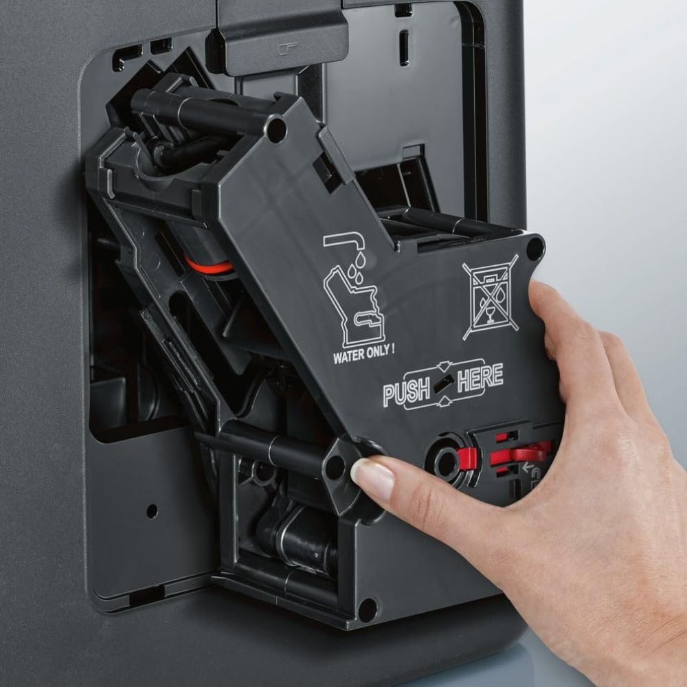 SIEMENS 'EQ6 Plus S300' Kaffeevollautomat für viele Kaffeespezialitäten, Milch-Aufschäumdüse, Keramikmahlwerk