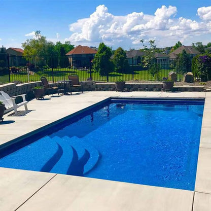Modernes Luxus-Haus mit Swimmingpool, Whirlpool, Kunstrasen & überdachte Terrasse