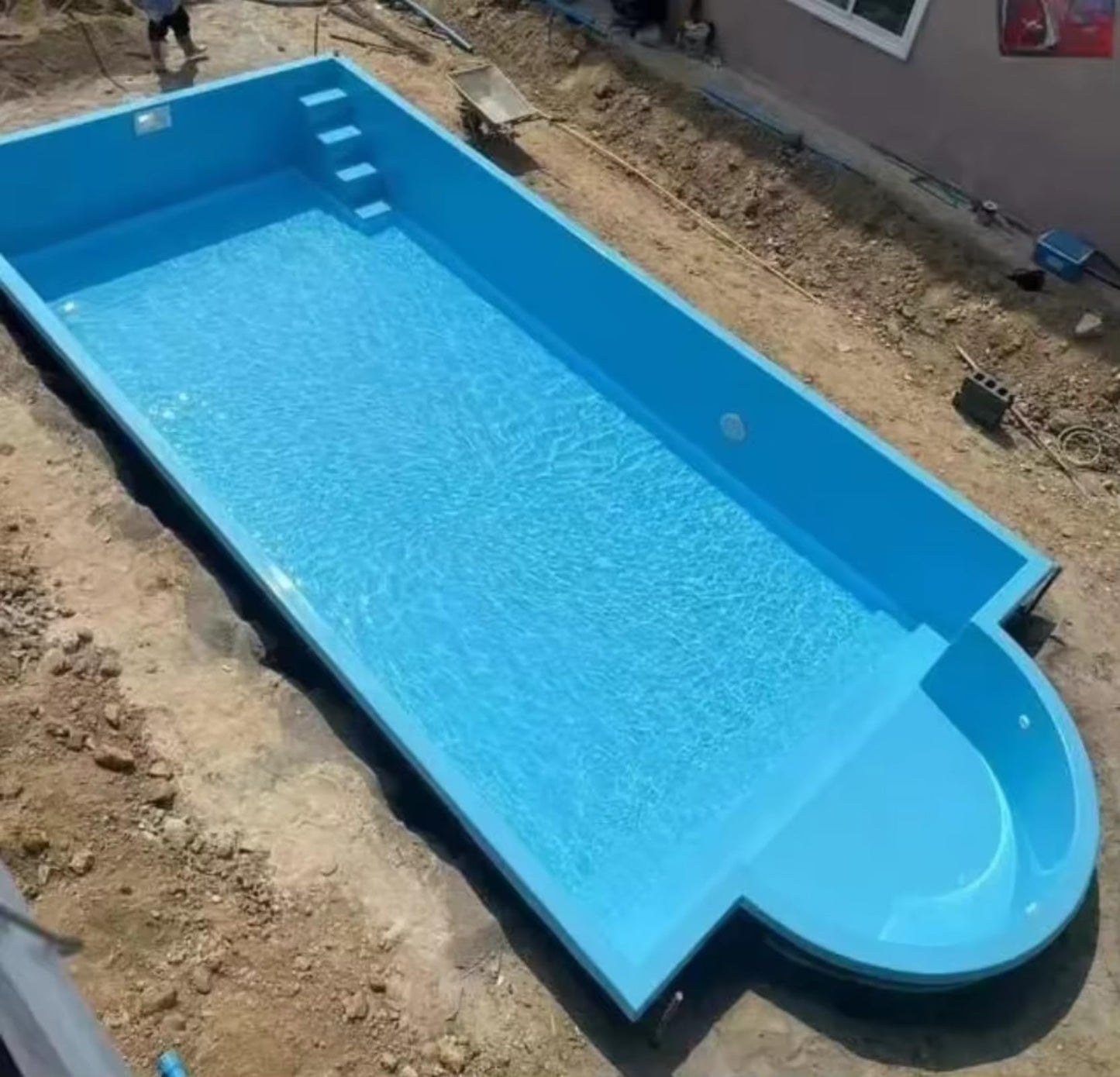 Modernes Luxus-Haus mit Swimmingpool, Whirlpool, Kunstrasen & überdachte Terrasse