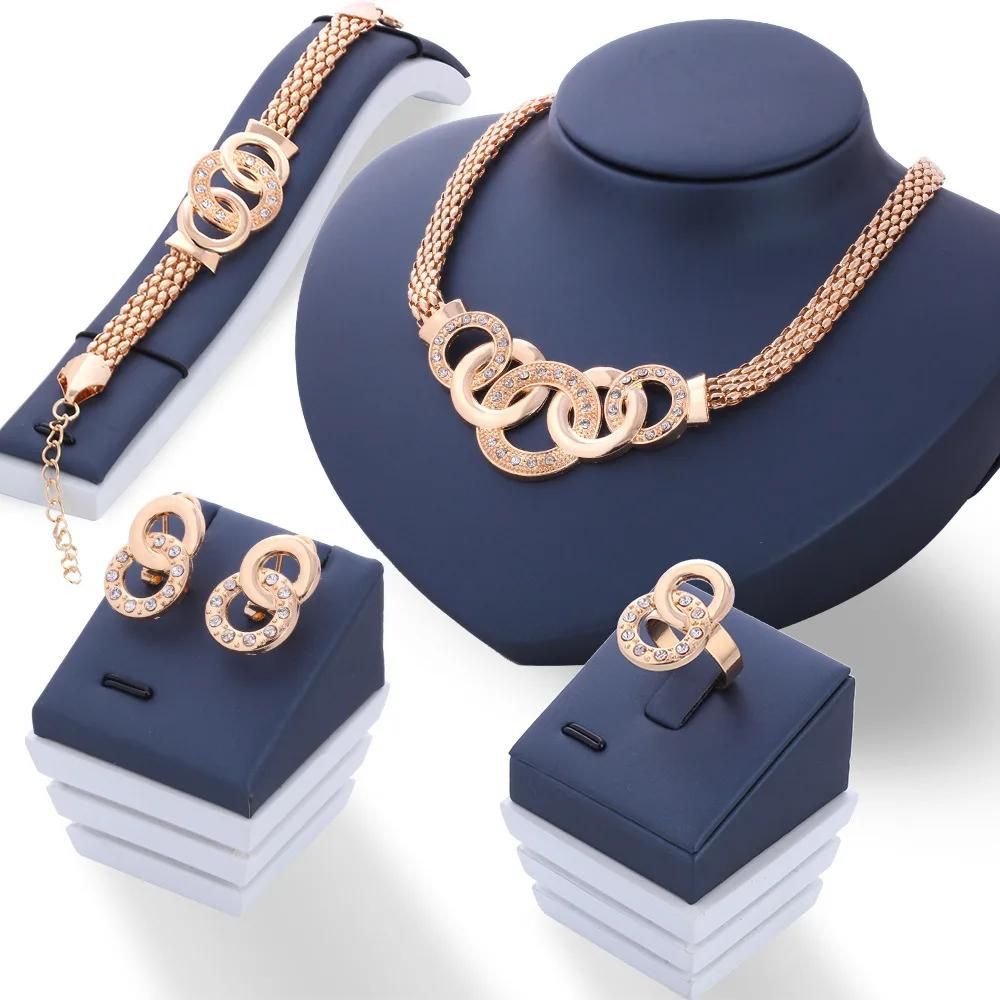 Fünf-Ringe-Schmuckset für Damen | Halskette-Ohrringe-Ring-Armband (Gold)