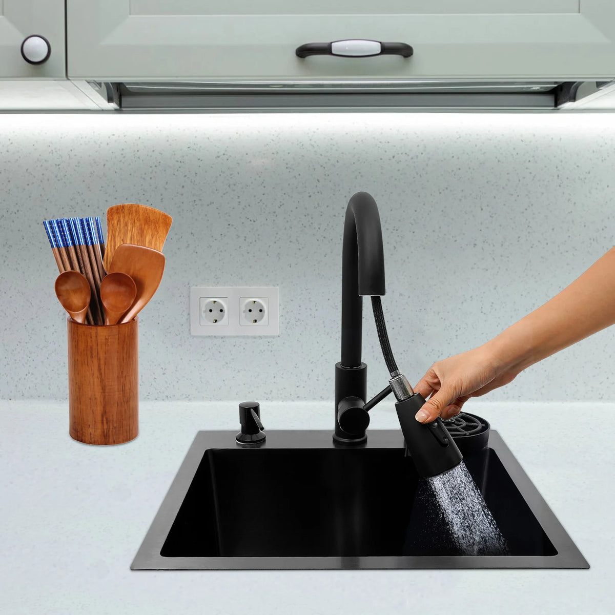 Küchenspüle aus Edelstahl 201, Schwarze Küchenspüle mit 360° ° Drehbarer Ausziehbarer Wasserhahn, Multifunktionales Kommerzielles Waschbecken – Bild 6