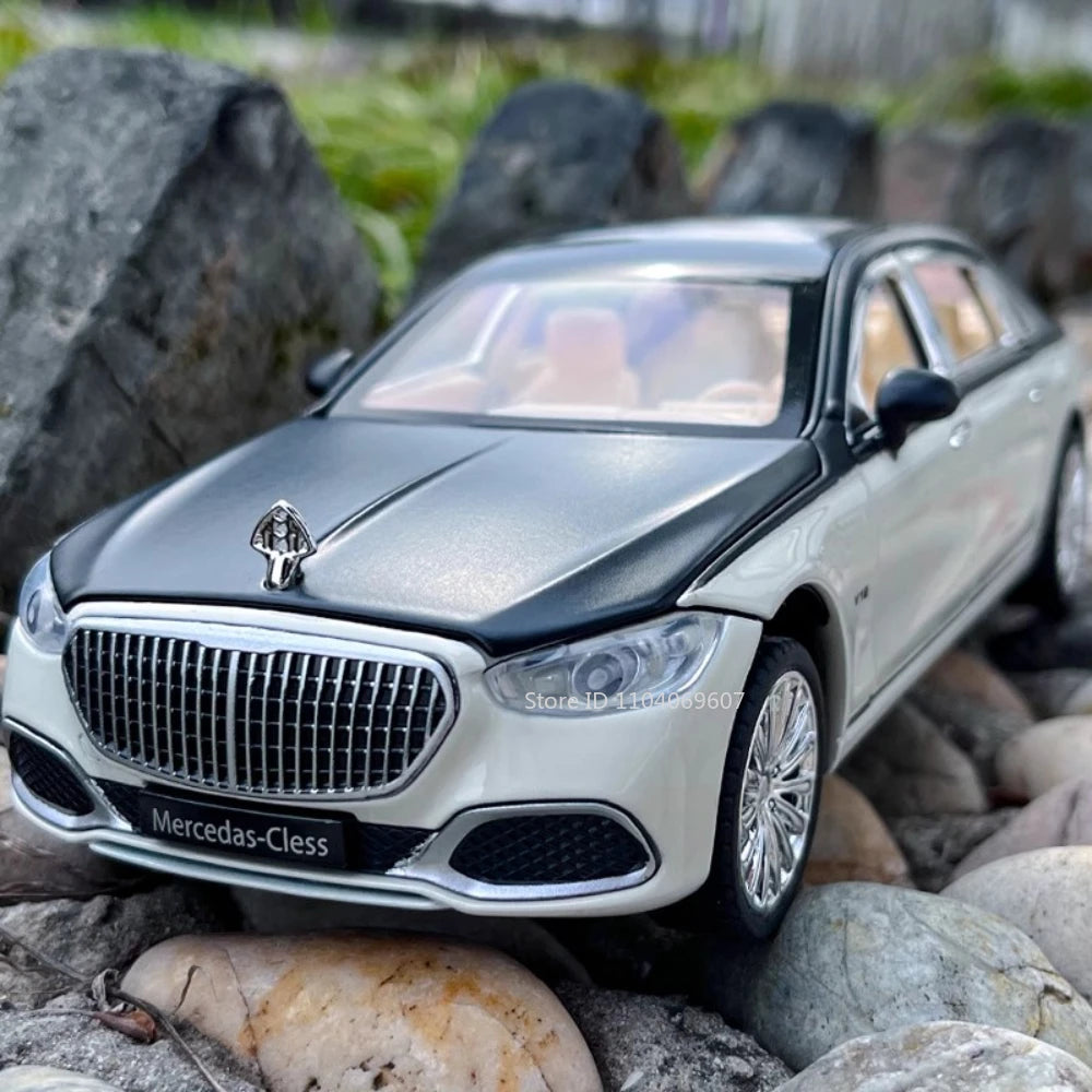 Maybach S680 Modellauto (1:24) | Licht, Sound, Türen öffnen, Rückziehfunktion, Geschenkidee