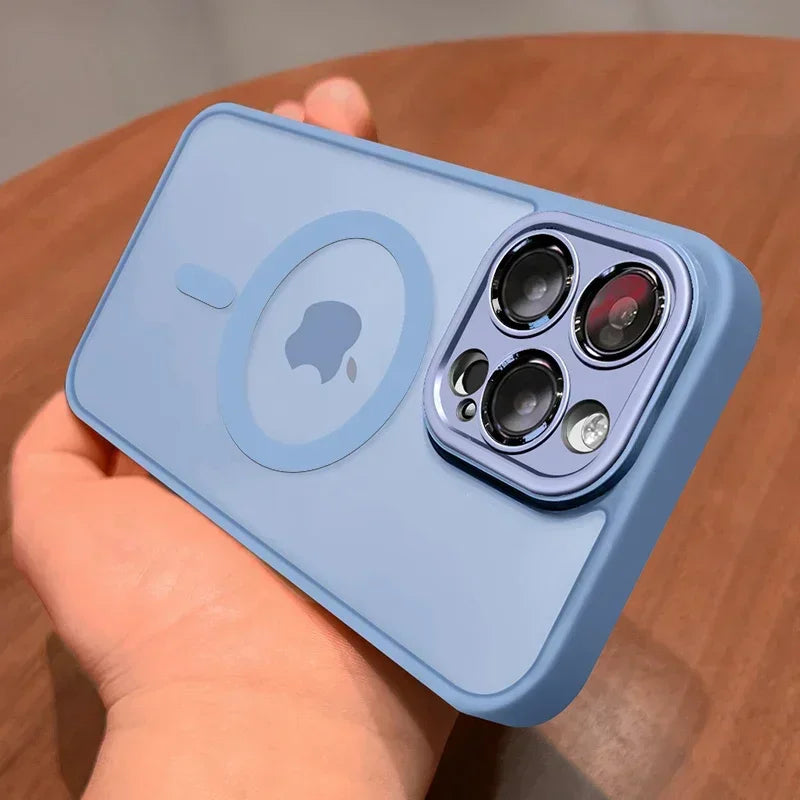 Premium Titanium iPhone Case | Durchsichtig, Magnetisch: Kabelloses Laden kompatibel (Himmelblau)