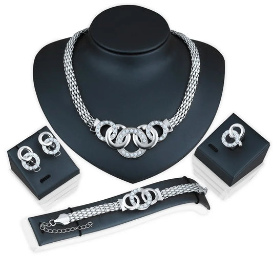 Fünf-Ringe-Schmuckset für Damen | Halskette-Ohrringe-Ring-Armband (Silber)
