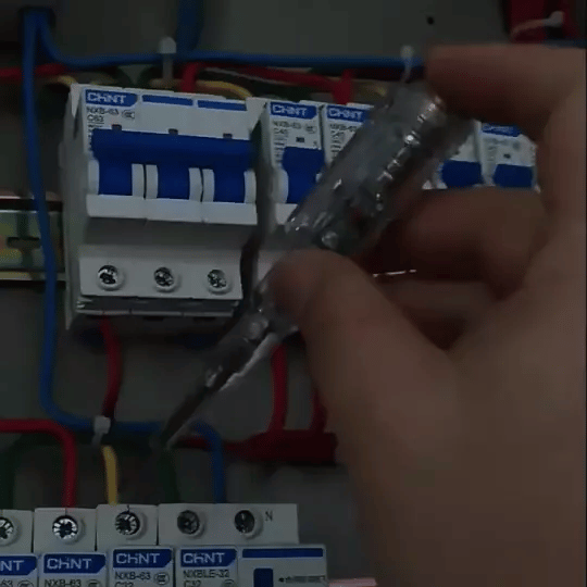 LED-Spannungsprüfer Stift: Einfach & Sturzfest | Elektrischer Phasenprüfer Schlitz - Preview GIF
